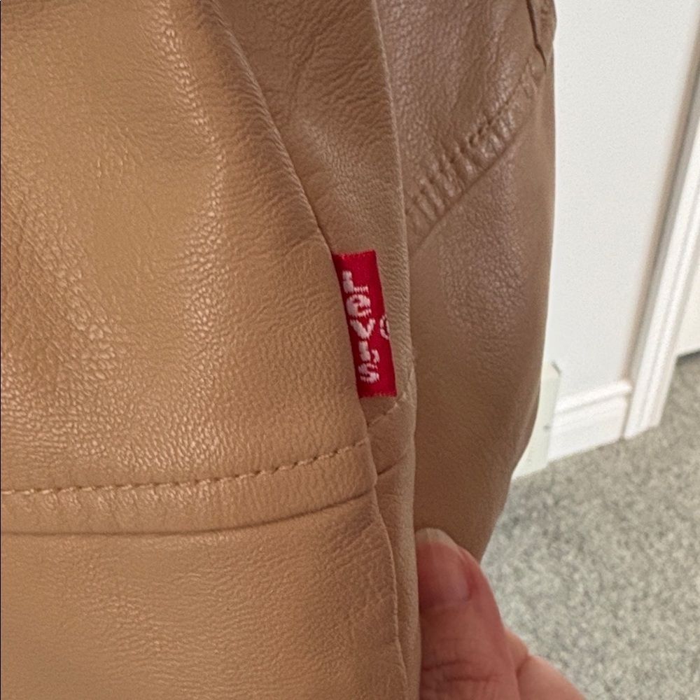 LEVI’s Faux Leather Women's Jacket - Picture 4 of 11